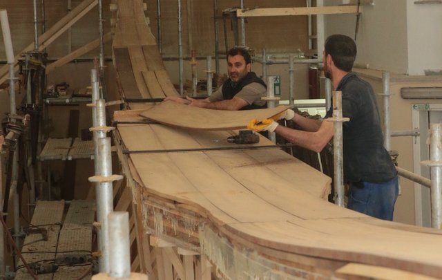 Üç kuşaktır gemi mobilyaları üretiyorlar