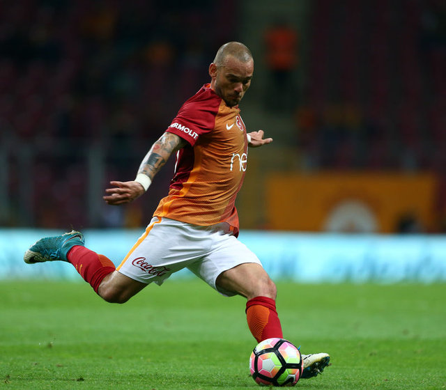 Wesley Sneijder Galatasaray'dan ayrılıyor