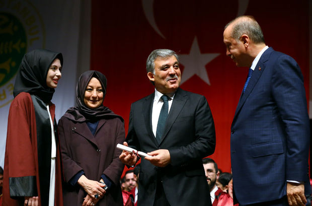 Erdoğan ve Gül diplomaları birlikte verdi