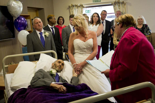 İşte kanser hastası adam ile nişanlısının duygusal evlilik töreni
