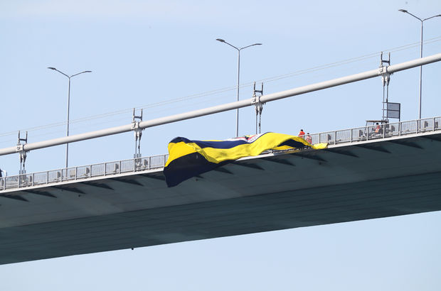 Fenerbahçe bayrakları köprülere asıldı!