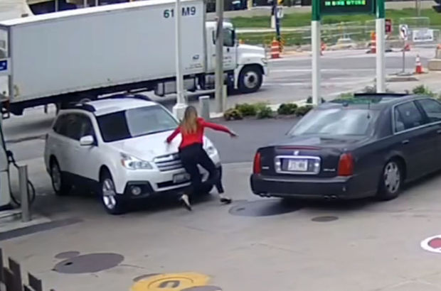 Hırsızlığı görünce arabasına atlayan kadın şaşırttı