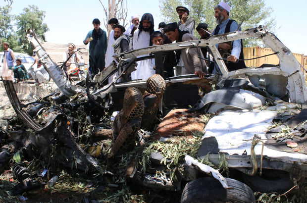 Afganistan'da bomba yüklü araçla saldırı: 18 ölü!