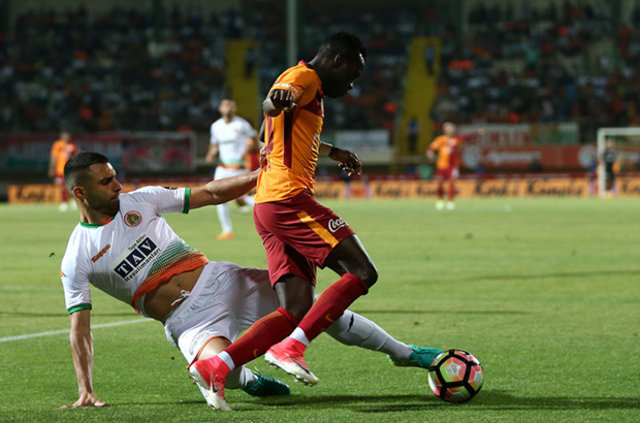 Dursun Özbek: "Hakemler 12-13 penaltımızı vermedi"