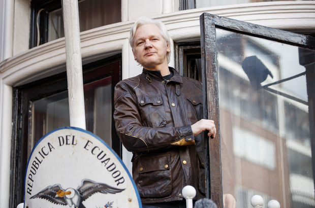 Ekvador liderinden Assange'a 'korsan' suçlaması