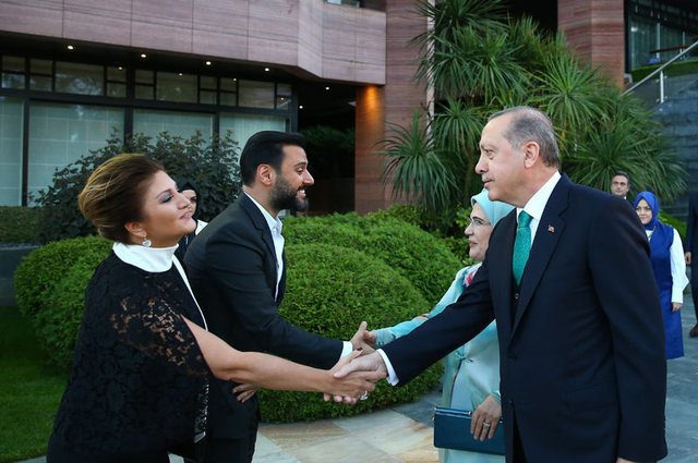 Cumhurbaşkanı Recep Tayyip Erdoğan'dan Alişan'a: Ya kız istemeye geleceğim ya da nikahına