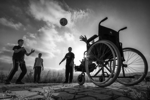 Kocaeli'de yaşayan Leyla Emektar, engelli öğrencisini 3 yıl boyunca fotoğrafladı!