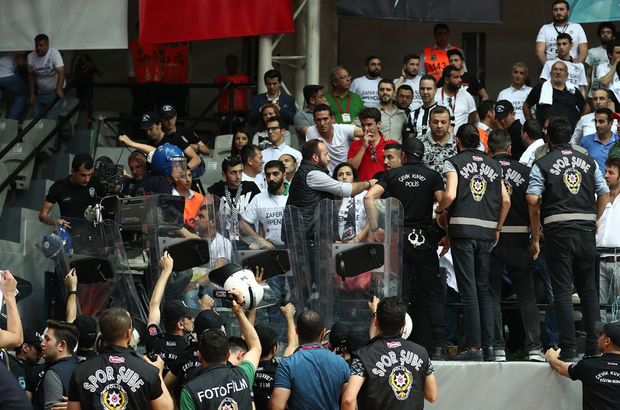 Beşiktaş'a 2 maç seyircisiz oynama cezası