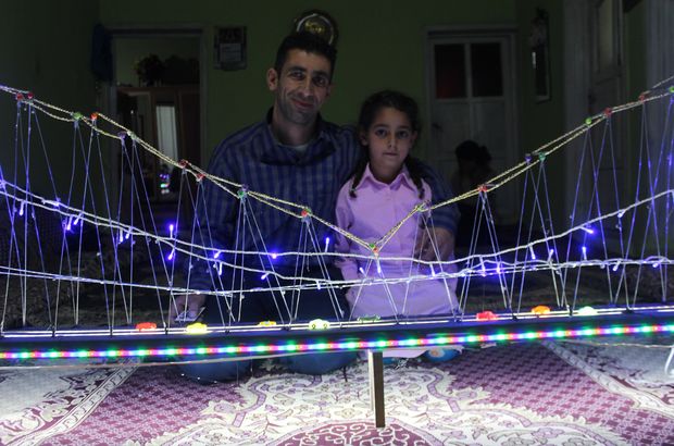 İstanbul'u görmek isteyen kızına Boğaz Köprüsü'nün maketini yaptı