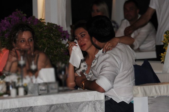 Ebru Yaşar ile Necat Gülseven evlilik yıldönümlerini kutladı