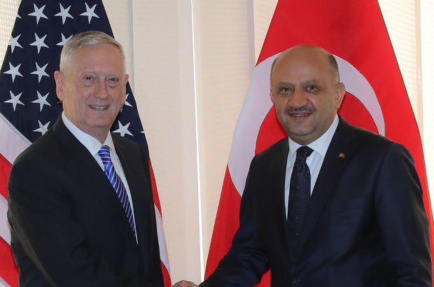 Savunma Bakanı Fikri Işık ABD'li mevkidaşı Mattis ile görüştü