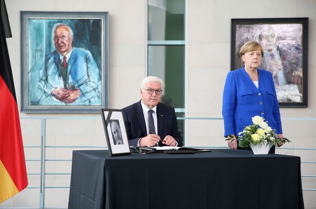 Helmut Kohl'un cenazesi ailesini ikiye böldü