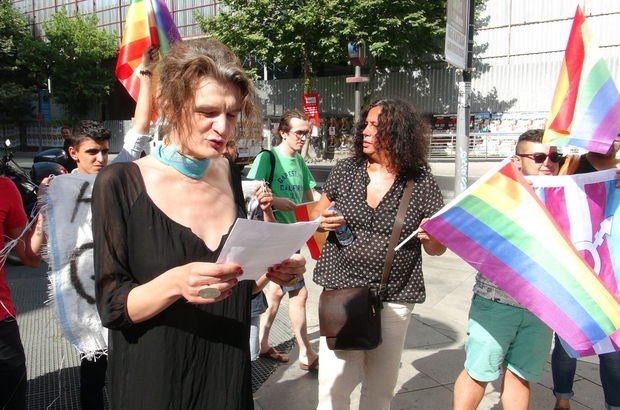 LGBTİ yürüyüşüne müdahale