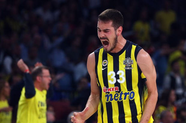 Fenerbahce Kalinic In Sozlesmesini Uzatti