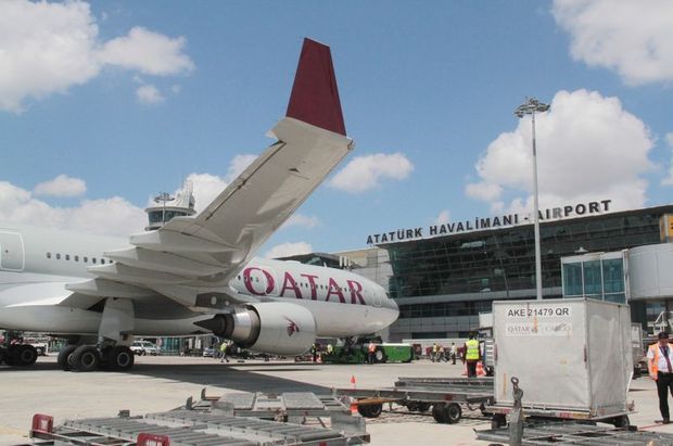 Katar'a gıda yardımı taşıyan uçak
