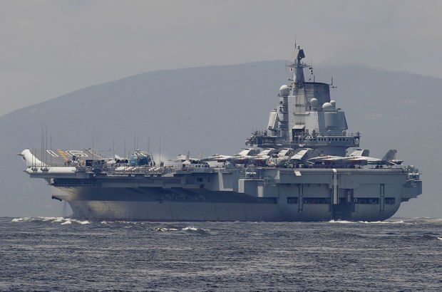 Çin'in uçak gemisi Tayvan'ı teyakkuza geçirdi!