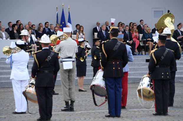 Fransız askeri bandosundan Trump'ı şaşırtan şarkı!