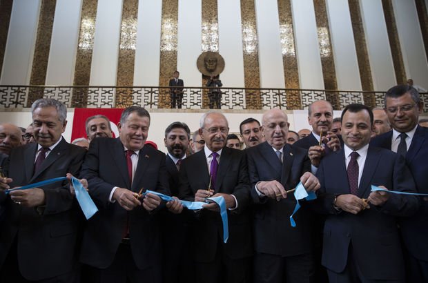 AK Partililer TBMMde köprü açılışı yaptı AK Partililer TBMMde köprü açılışı yaptı