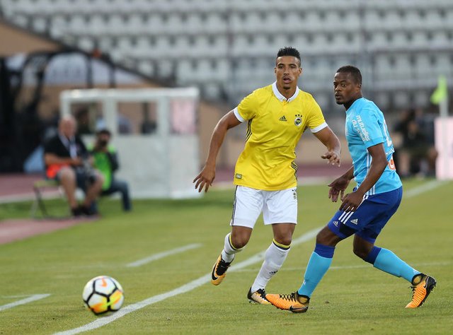 Mauricio Isla Fenerbahçede Mauricio Isla Fenerbahçede