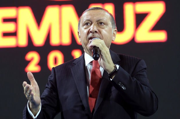 Cumhurbaşkanı Erdoğan 15 Temmuz şehidinin ikizi Volkan Yiğit'i yanına koruma olarak aldı
