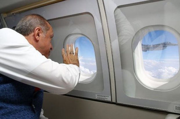 Cumhurbaşkanı Erdoğan'a havada pilot Mete Kuş eşlik etti