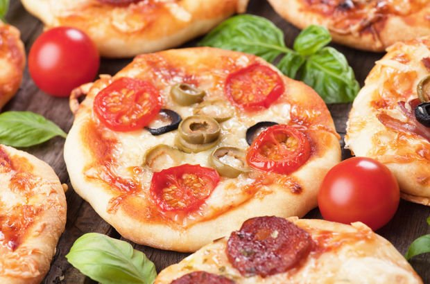 Mini pizza nasıl yapılır? İşte mini pizza tarifi ve malzemeleri