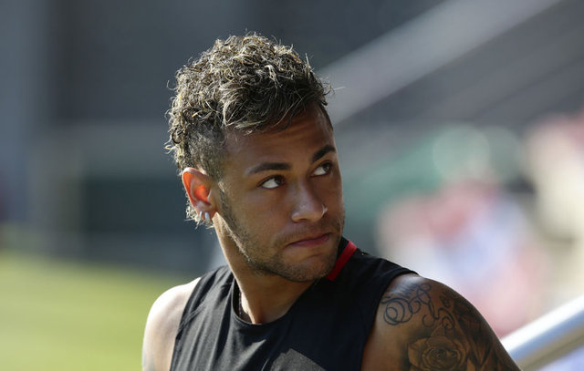 Barcelona'dan açıklama: "Neymar satılık değil"