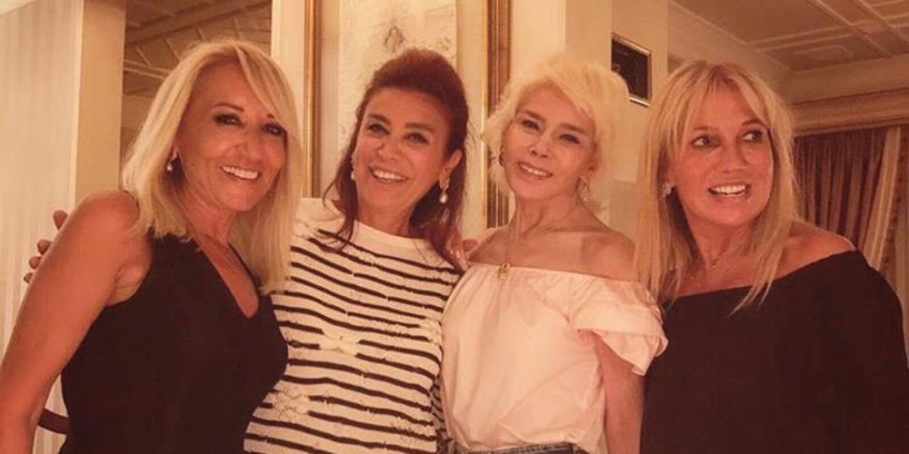 Bir davette çifte doğum günü