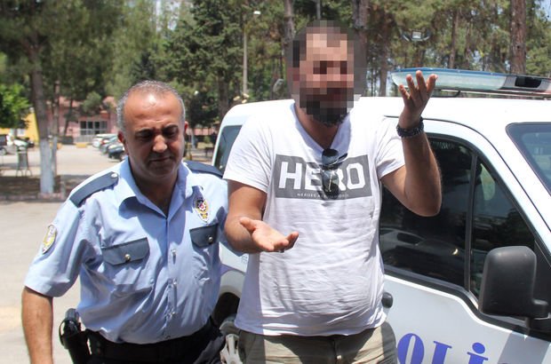 'Hero' yazılı tişörtle sınava girdi gözaltına alındı