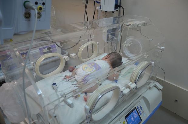 Yüksekova'da yeni doğan bebeğe omurilik ameliyatı