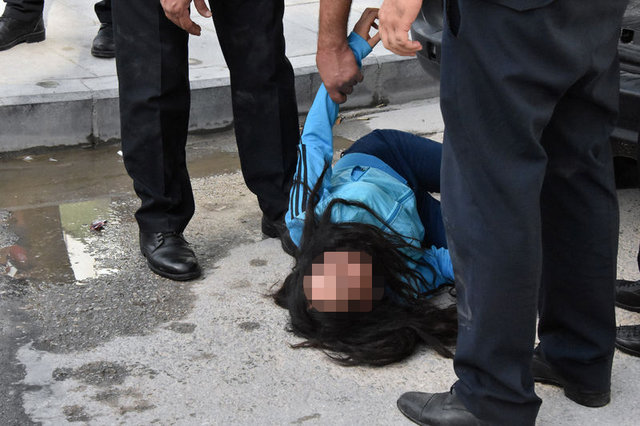 Konya'da kaza yapan genç kız krize girdi
