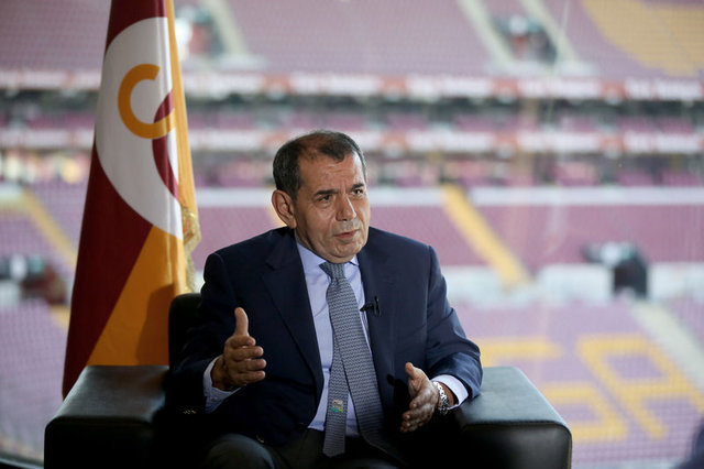 Galatasaray yönetimiyle görüşen Lucescu, maddi imkanlar nedeniyle teklife soğuk bakıyor
