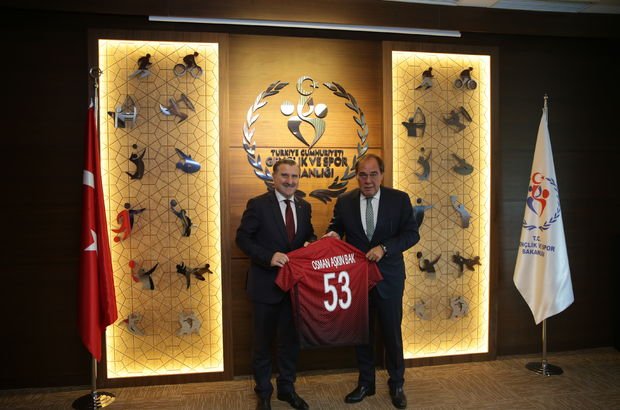Gençlik ve Spor Bakanı Osman Aşkın Bak'a TFF'den ziyaret