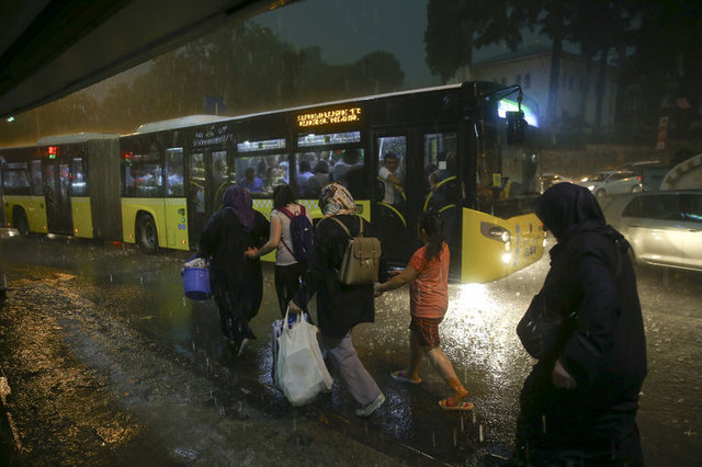 İstanbul'da sağanak yağış sonrası fotoğraflar