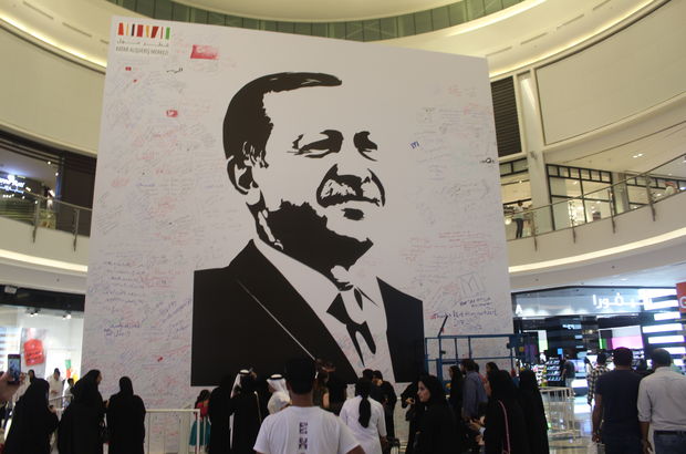 Katar'dan Erdoğan'a teşekkür için dev poster!