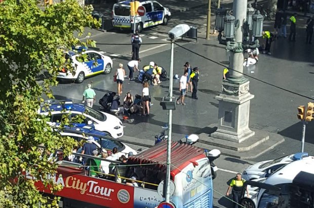 Barcelona'da bir araç kalabalığın arasına daldı: 14 ölü, en az 100 yaralı