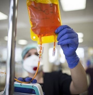 Hematoloji UzmanÄ± DoÃ§. Dr. Ãzlem Åahin BalÃ§Ä±k, gÃ¼neÅli yaz gÃ¼nlerinde Ã¶zellikle kemoterapi alan hastalarÄ±n dikkatli olmasÄ± gerektiÄini sÃ¶yledi