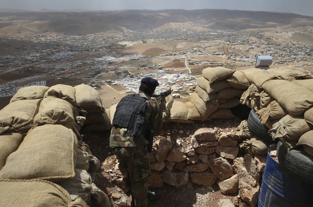 Lübnan ordusu DEAŞ'a karşı operasyon başlattı