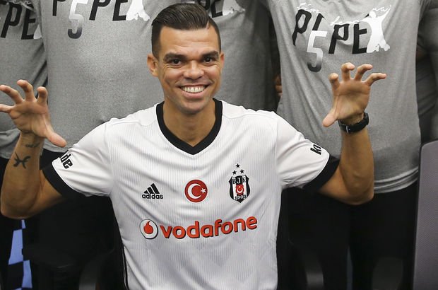 Pepe'nin iki yıllık ücreti Başakşehir'den hediye
