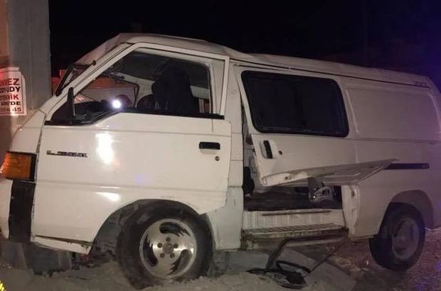 Suriyeli sığınmacıları taşıyan minibüs devrildi: 1 ölü, 20 yaralı