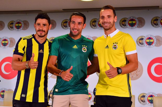 Fenerbahce Transfer Doneminde 10 Futbolcuyu Kadrosuna Katti