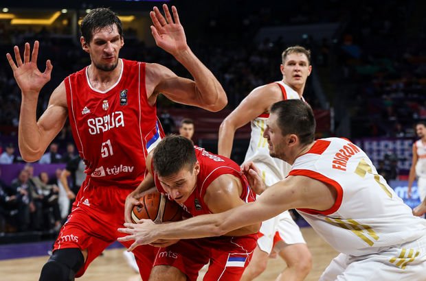 Sırbistan EuroBasket 2017'de finale çıktı