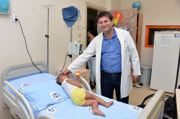 Adana'daki şarkıcı profesör İbrahim Bayram albüm çıkarıp, klip çekti
