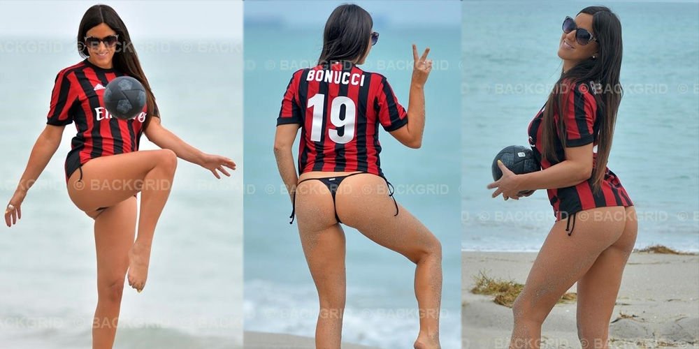 Plajda futbol keyfi...