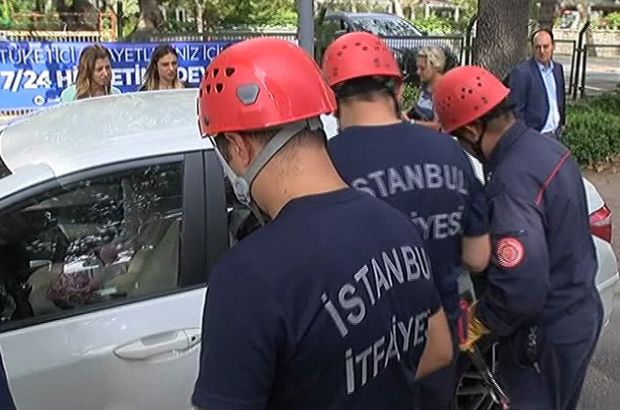 Bakırköy'de biri bebek iki çocuk araç içinde mahsur kaldı