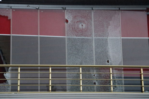 Beyoğlu'nda kafeye otomatik silahlı saldırı: 1 yaralı