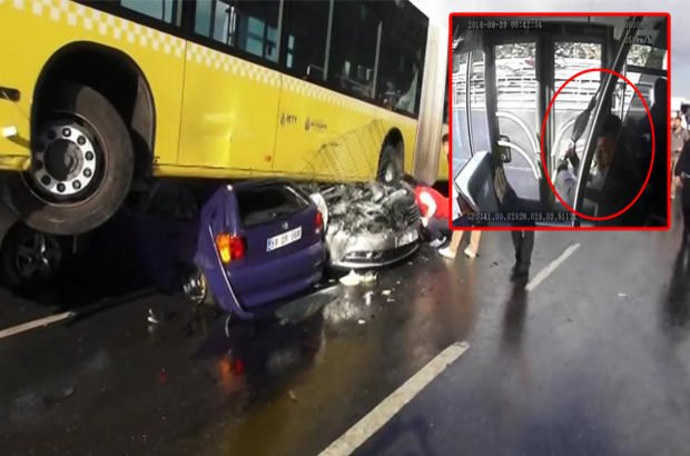 Metrobüs şoförüne vurmak için şemsiye istedi Metrobüs şoförüne vurmak için şemsiye istedi