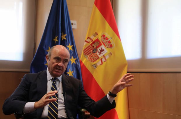 İspanya Ekonomi Bakanı: Katalonya'nın girişimi hukuk devletine başkaldırı! 