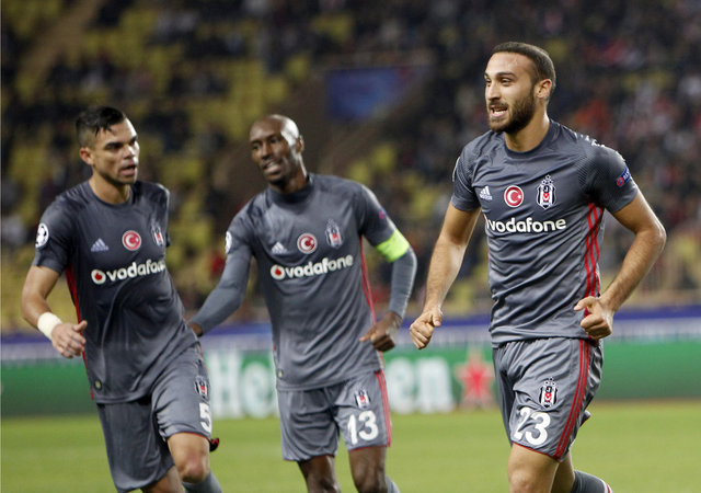 Monaco maçında 2 gol atan Cenk Tosun, sosyal medyada gündem oldu! Beşiktaş Monaco maçı sonucu
