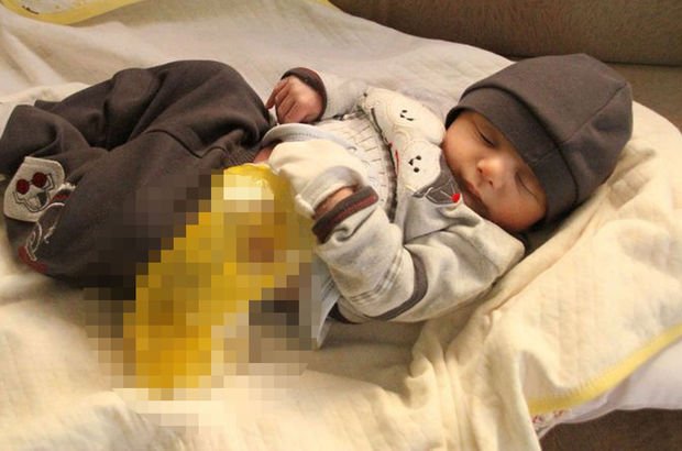 İzmir'de iddialara göre muayene edilmeden eve gönderilen bebeğin bağısakları alındı!